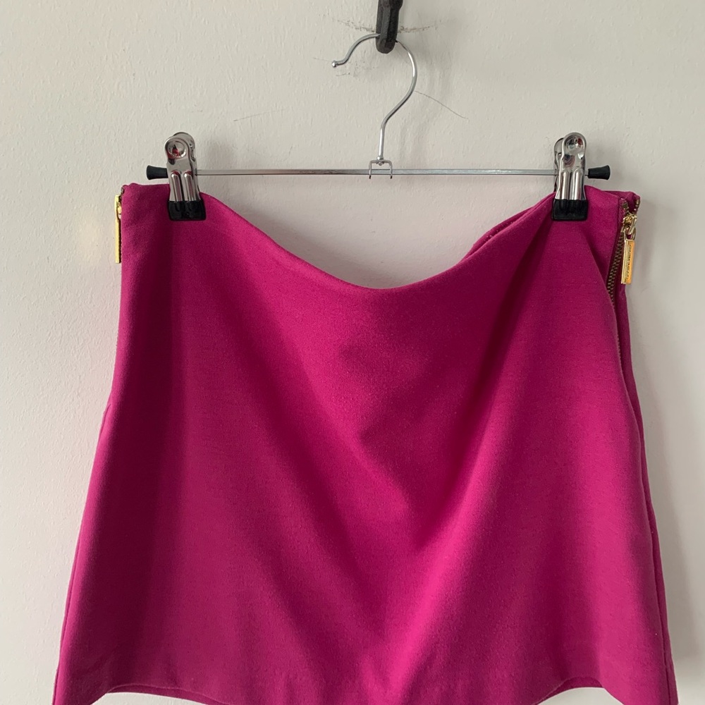 Michael Kors Fuchsia Mini Skirt size 4 gold side zips